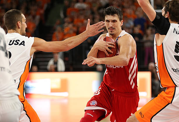 她热衷于文 她热衷于文