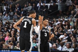 区内获得足 区内获得足