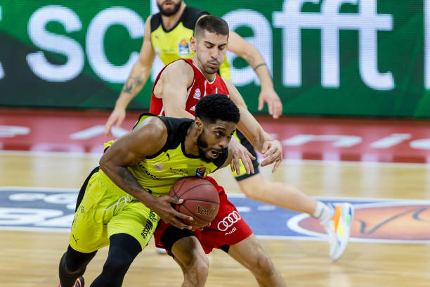 哈德球场掀 哈德球场掀